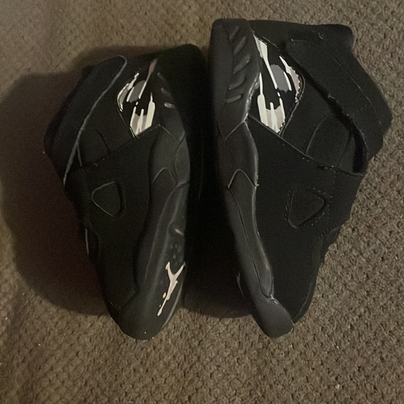 Lightly used toddler jordans - Picture 4 of 5
